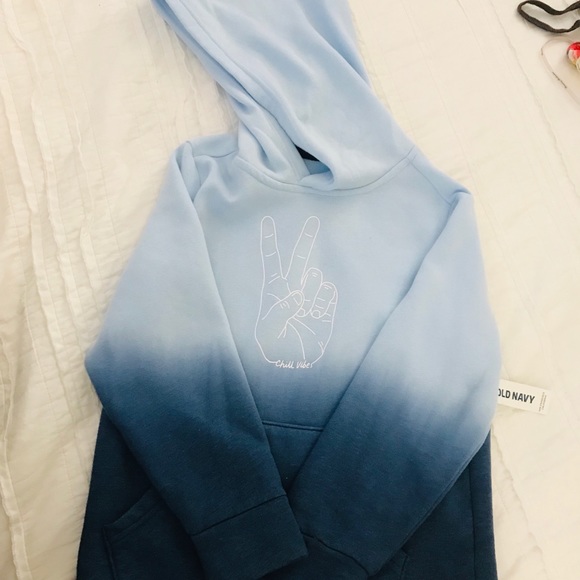 🔵Old navy 🔵 NWT!!! Boys sweater - Picture 1 of 6